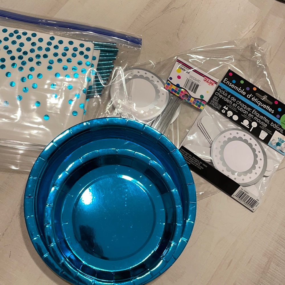 MIX & MATCH Miscellaneous Metallic Blue Party Set